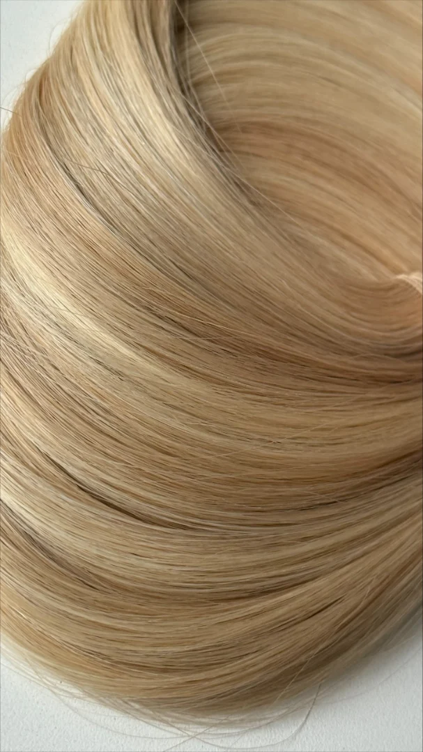 Sunlit beige balayage